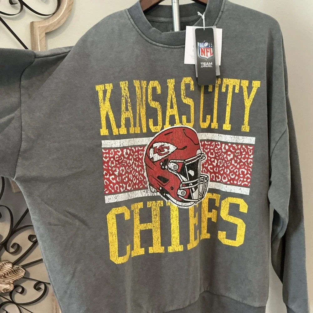 Gameday Couture Kansas City Chiefs Grey Vintage Wash Oversized Sweater‎ M NFL